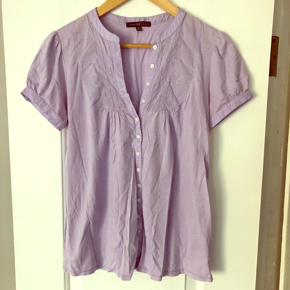 Perfect condition lavender GAP top